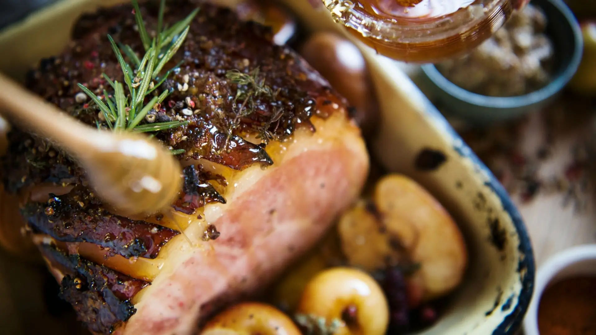 Honey Peppercorn Glazed Ham with Roasted Apples